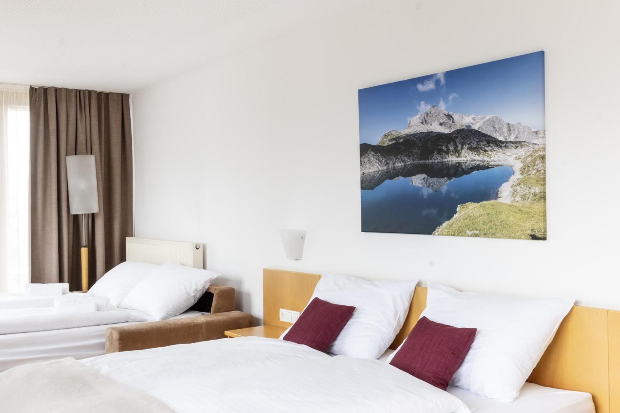 Hotel Loewen Лингенау Екстериор снимка