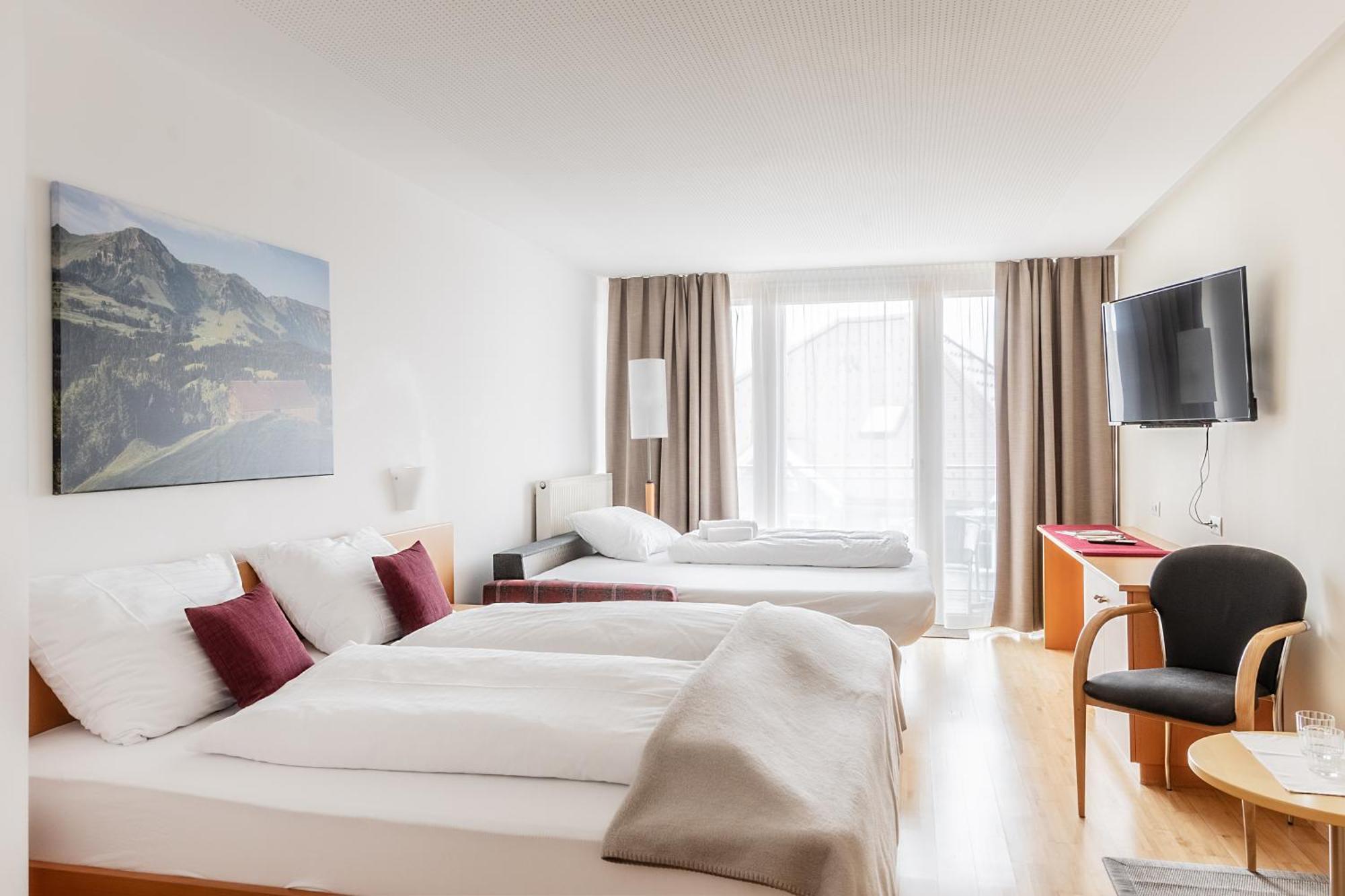 Hotel Loewen Лингенау Екстериор снимка
