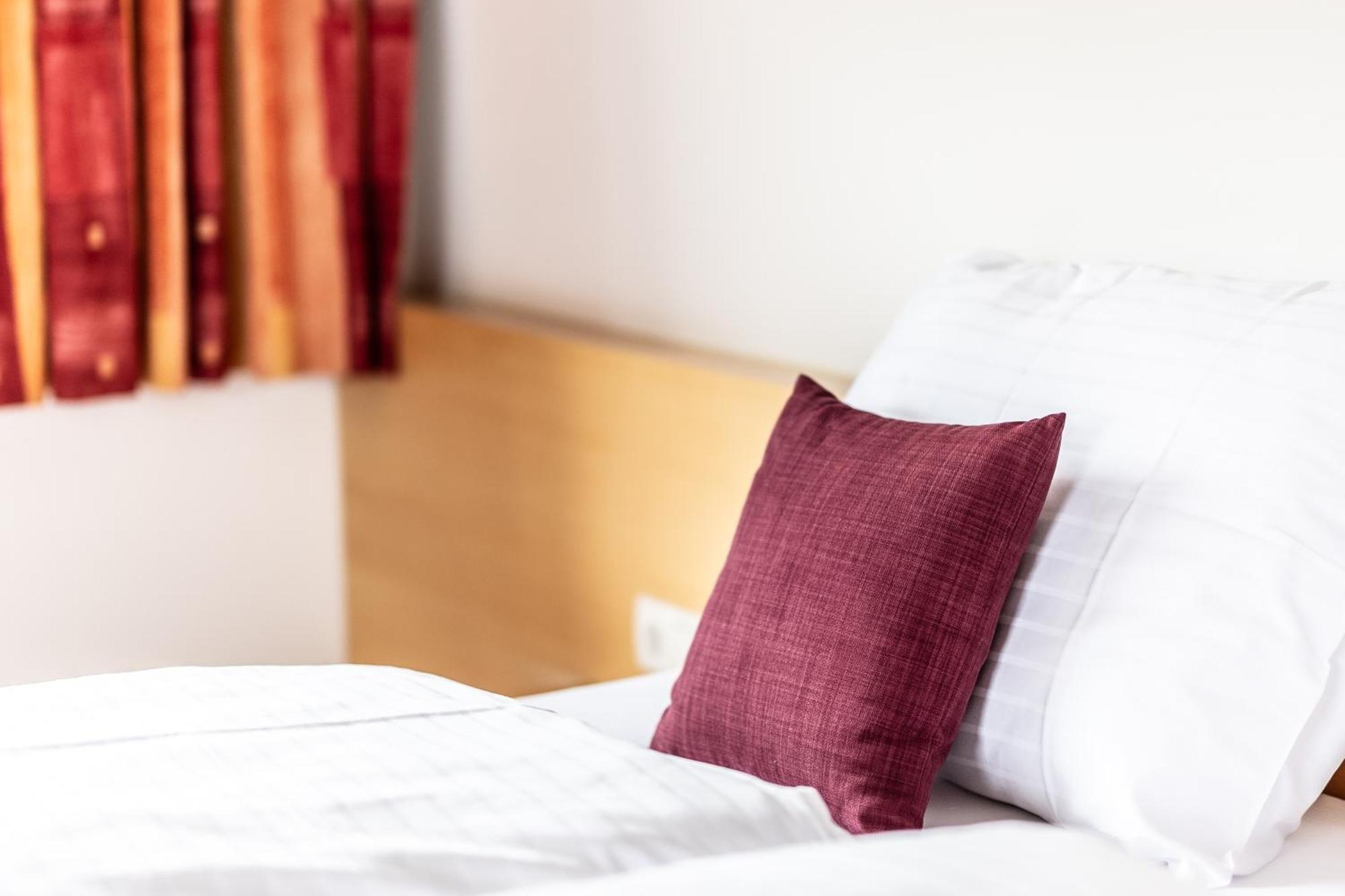 Hotel Loewen Лингенау Екстериор снимка