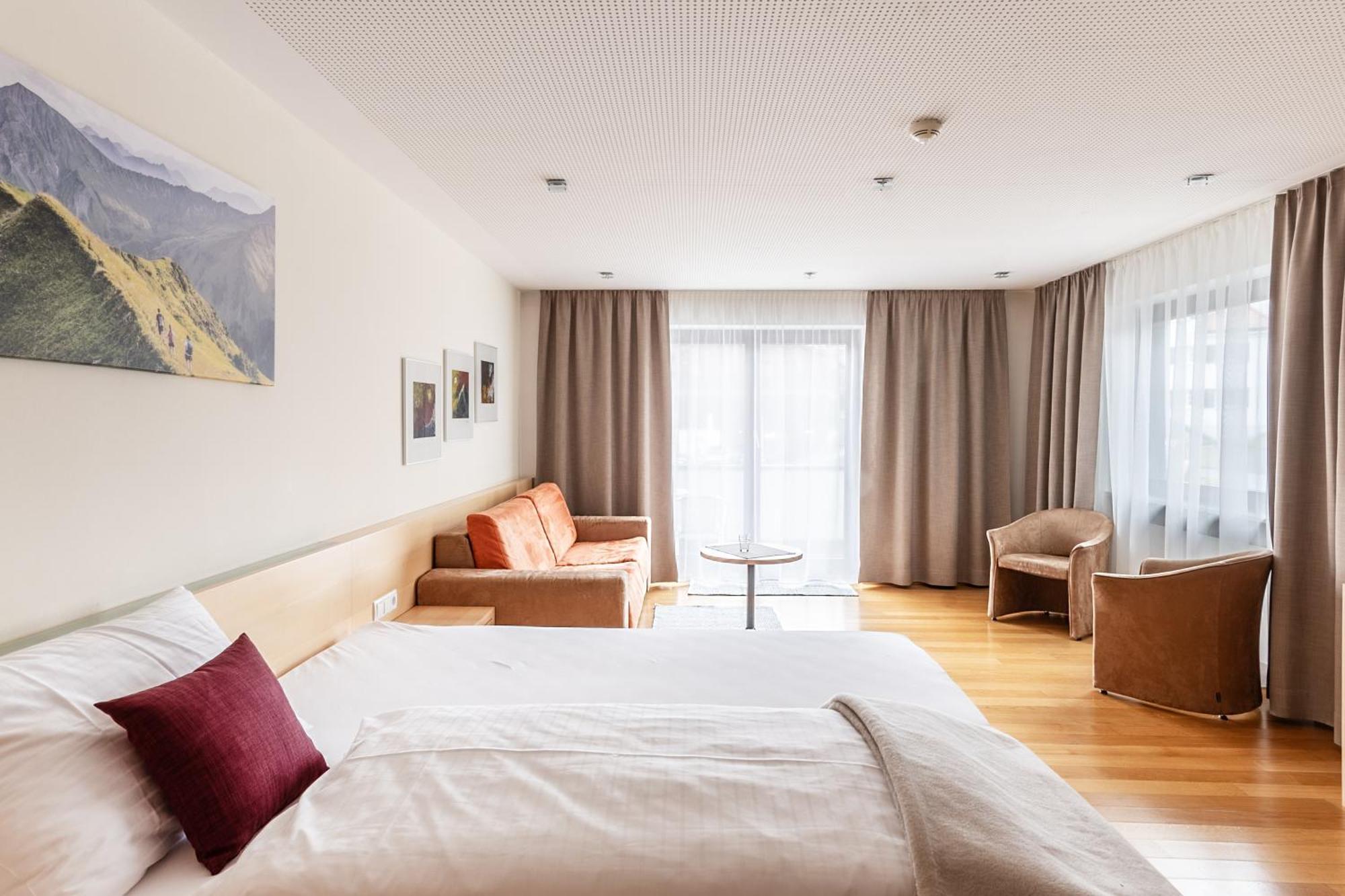Hotel Loewen Лингенау Екстериор снимка