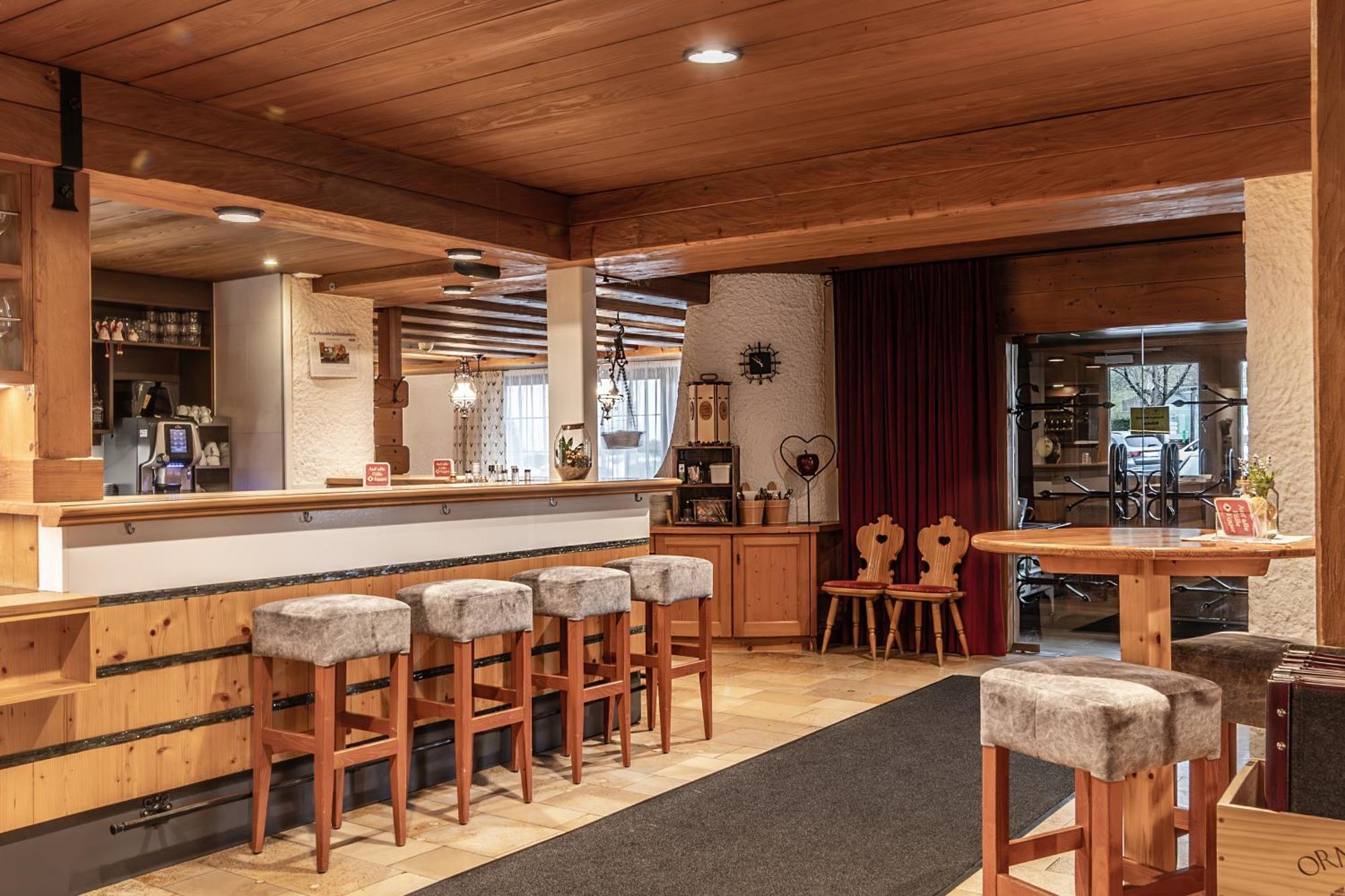 Hotel Loewen Лингенау Екстериор снимка