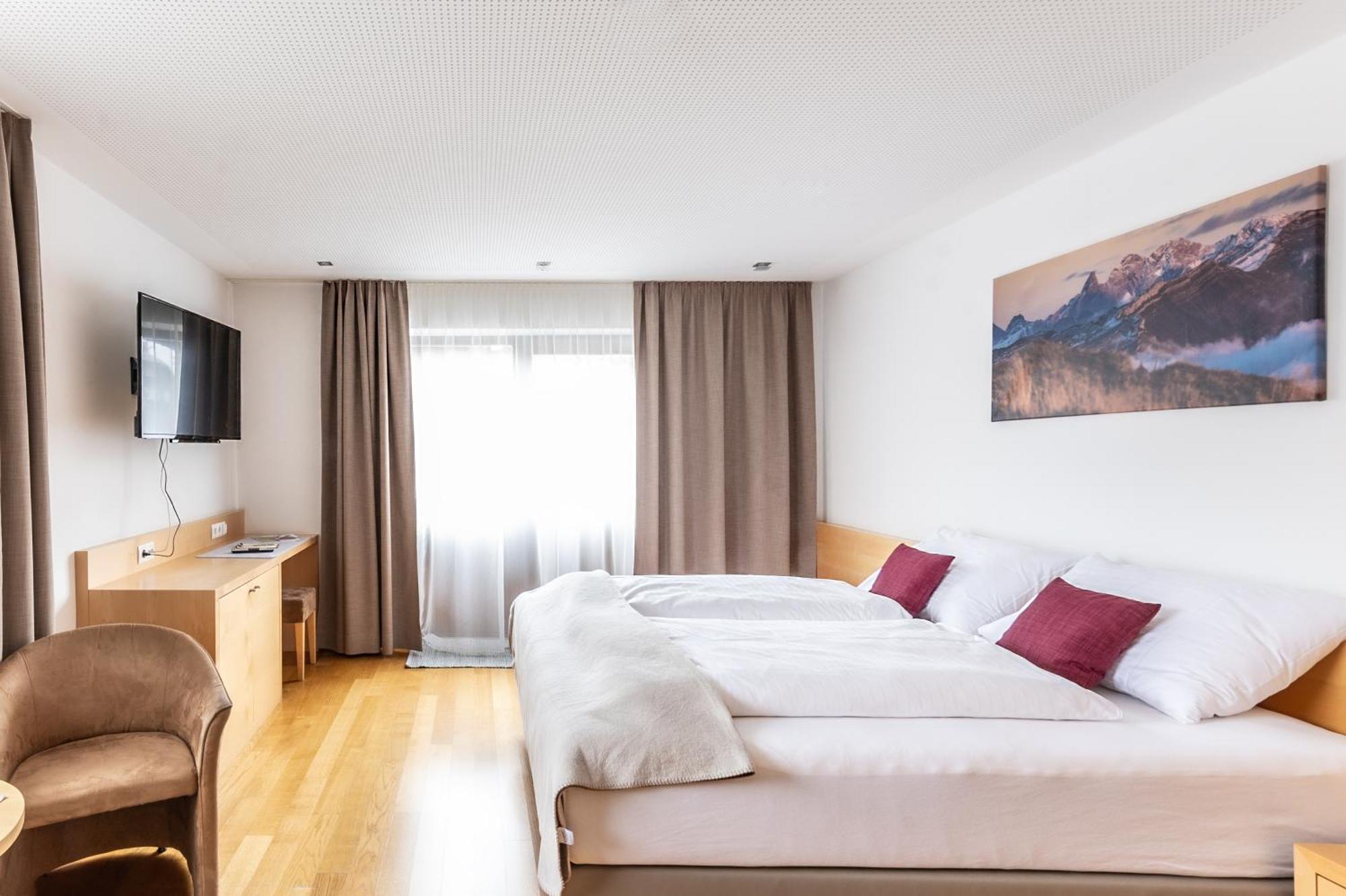 Hotel Loewen Лингенау Екстериор снимка